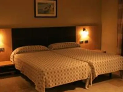 Hotel Flamingo L'Ampolla 4*,